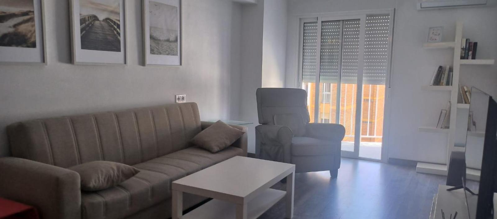 Modern Apartment *